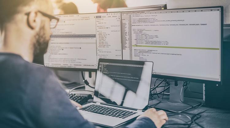 5 Quality Skills of Full Stack Web Developers for Startups to Hire