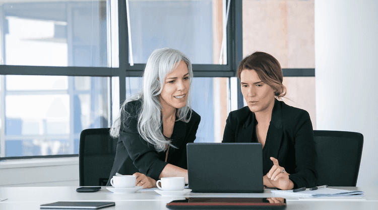 Snowflake vs. Traditional Data Warehouses - Blog image